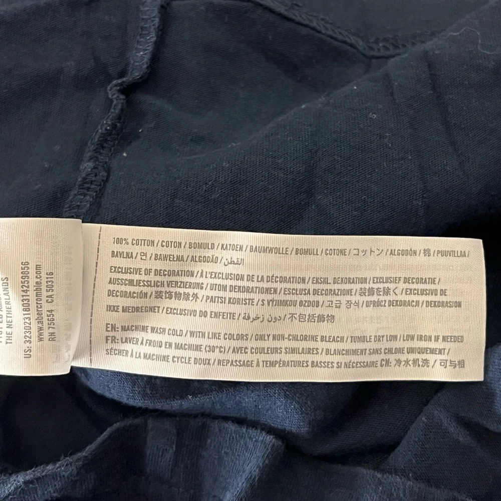 Hollister | Blue graphic logo long sleeve tee shirt Men’s size small